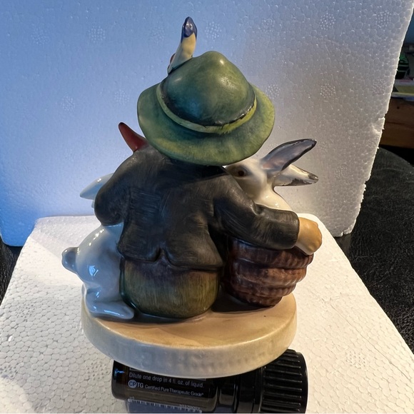 TMK-3 “Playmates” Hummel #58/0 is 4”tall and in excellent condition ! - Picture 4 of 8